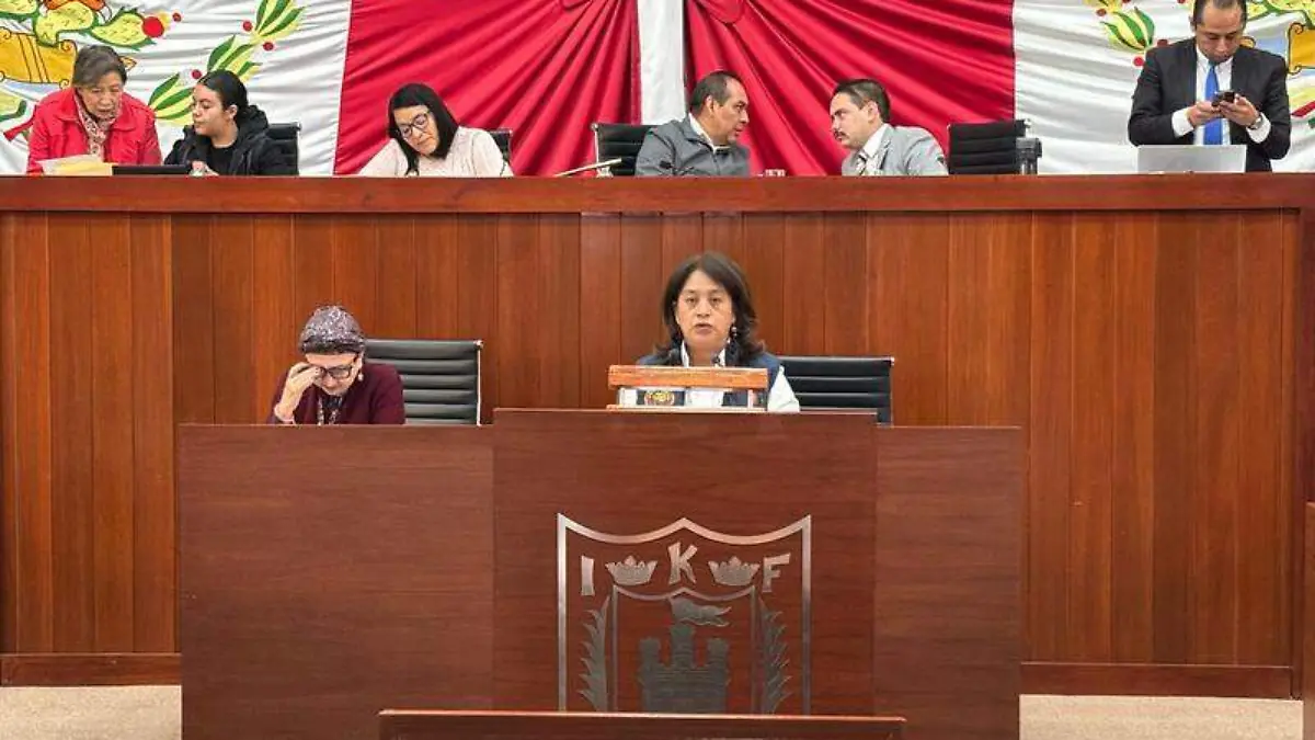 La diputada Ana Bertha Mastranzo Corona propuso que cada 23 de octubre el Congreso del Estado entregue, en sesión solemne, la presea al mérito médicoJESÚS LIMA